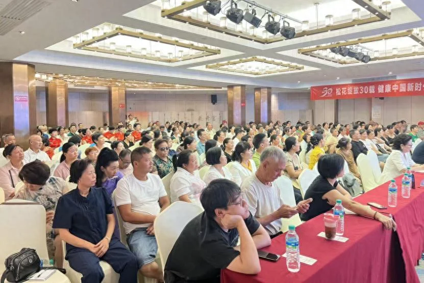 一路同心 向上而行——新时代三十周年宣讲会走进江西赣州