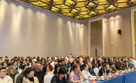 共话健康 新时代三十周年宣讲会走进江西上饶