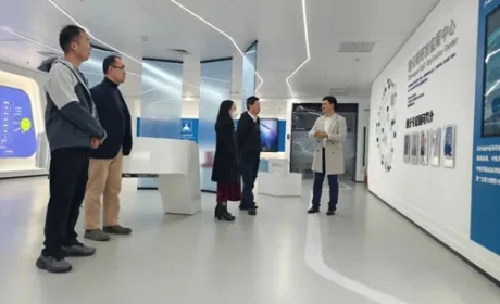 中国康养副总经理许瀚文到罗麦观薇智能考察