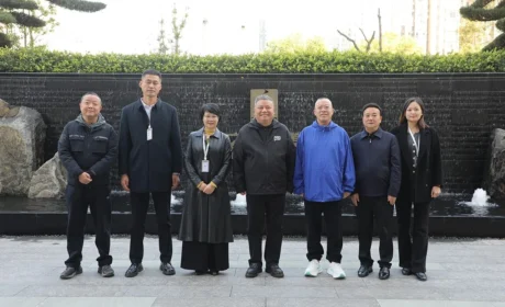 长沙市政协主席陈刚莅临绿之韵集团宣讲党的二十届四中全会精神并调研企业发展