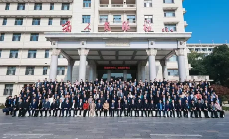 劳嘉总裁当选第五届湖南光彩事业促进会副会长