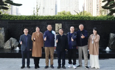 湖南省政协副主席赖明勇一行莅临绿之韵中心宣讲党的二十届四中全会精神并调研企业发展