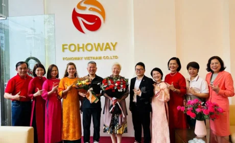 中国高端智库经济专家一行莅临和治友德越南分公司调研海外个人经济体发展