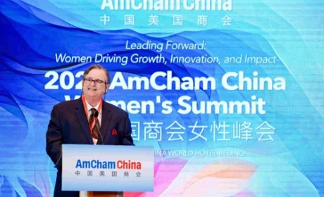 安利余放出席中国美国商会2026女性峰会
