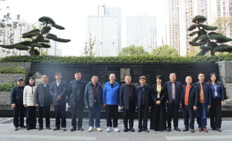 中共安化县委常委宣传部部长调研绿之韵中心