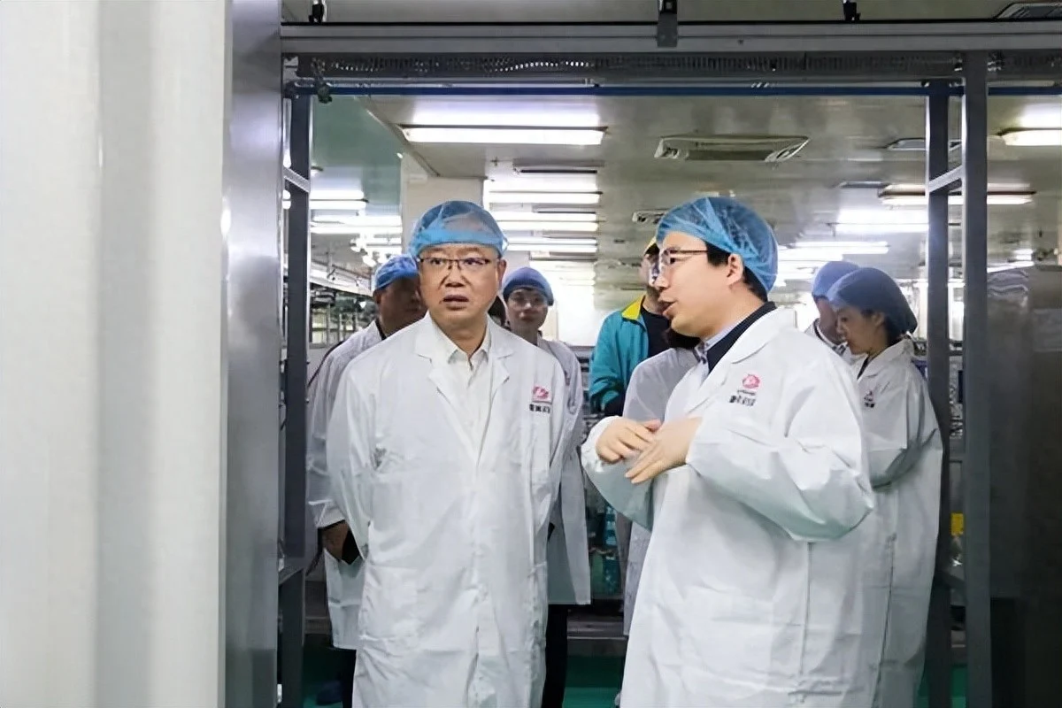 康美药业党委书记、董事长赖志坚带队调研四川成都司属企业