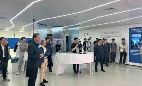 怀柔区科委机关党支部党员走进罗麦观薇智能