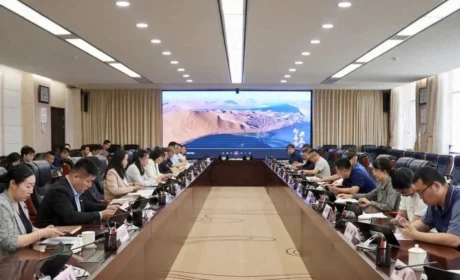 中国工程院院士孙其信一行到东阿阿胶阿拉善苁蓉集团调研