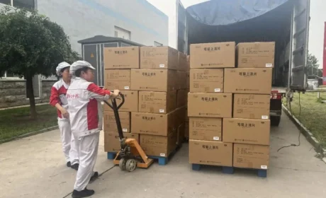 金木慈善基金会为承德捐赠百万物资