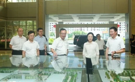 揭阳市委常委、组织部部长李俊玲一行调研康美药业