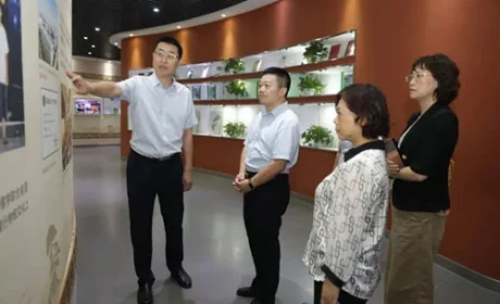 四川省内江市人大常委会副主任到新时代交流
