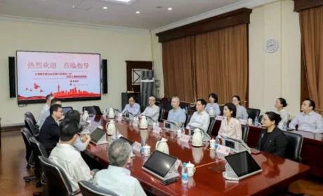 汲取奋进力量 春芝堂党员骨干与劳模面对面