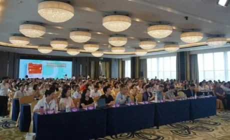 新时代 | 无龄榜样绽放南粤 健康同行赋能未来，“无龄榜样 魅力人生”主题活动走进广东东莞