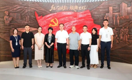 中共长沙市雨花区委常委、常务副区长刘振乾莅临绿之韵集团调研