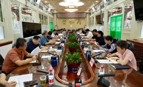 同仁堂集团党委召开树立和践行正确政绩观学习教育座谈会